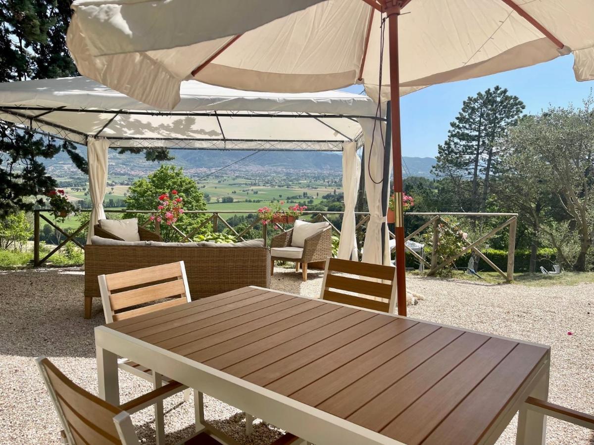 La Panoramica Gubbio - Maison De Charme - Casette E Appartamenti Self Catering Per Vacanze Meravigliose! Екстер'єр фото