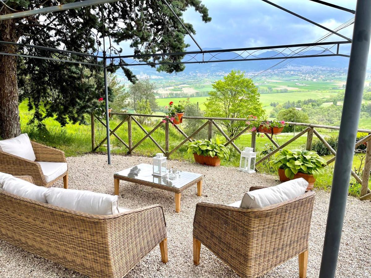 La Panoramica Gubbio - Maison De Charme - Casette E Appartamenti Self Catering Per Vacanze Meravigliose! Екстер'єр фото