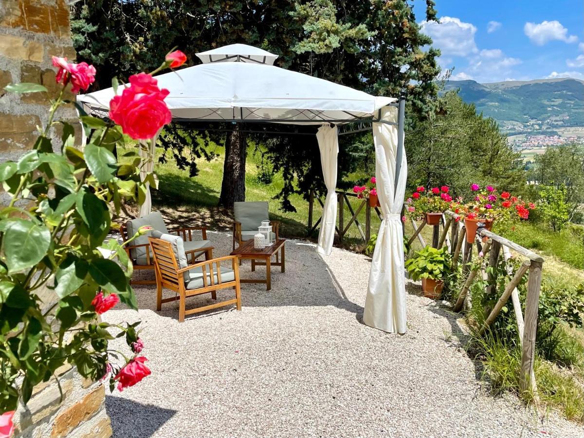 La Panoramica Gubbio - Maison De Charme - Casette E Appartamenti Self Catering Per Vacanze Meravigliose! Екстер'єр фото