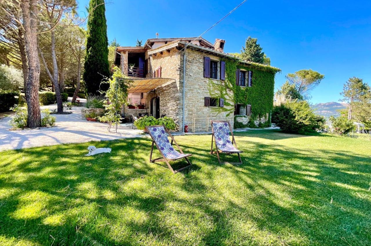 La Panoramica Gubbio - Maison De Charme - Casette E Appartamenti Self Catering Per Vacanze Meravigliose! Екстер'єр фото