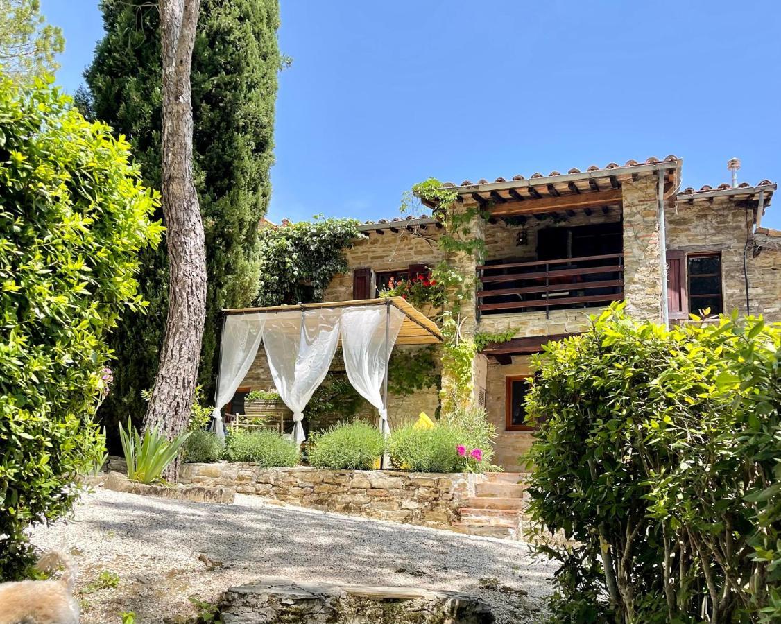 La Panoramica Gubbio - Maison De Charme - Casette E Appartamenti Self Catering Per Vacanze Meravigliose! Екстер'єр фото