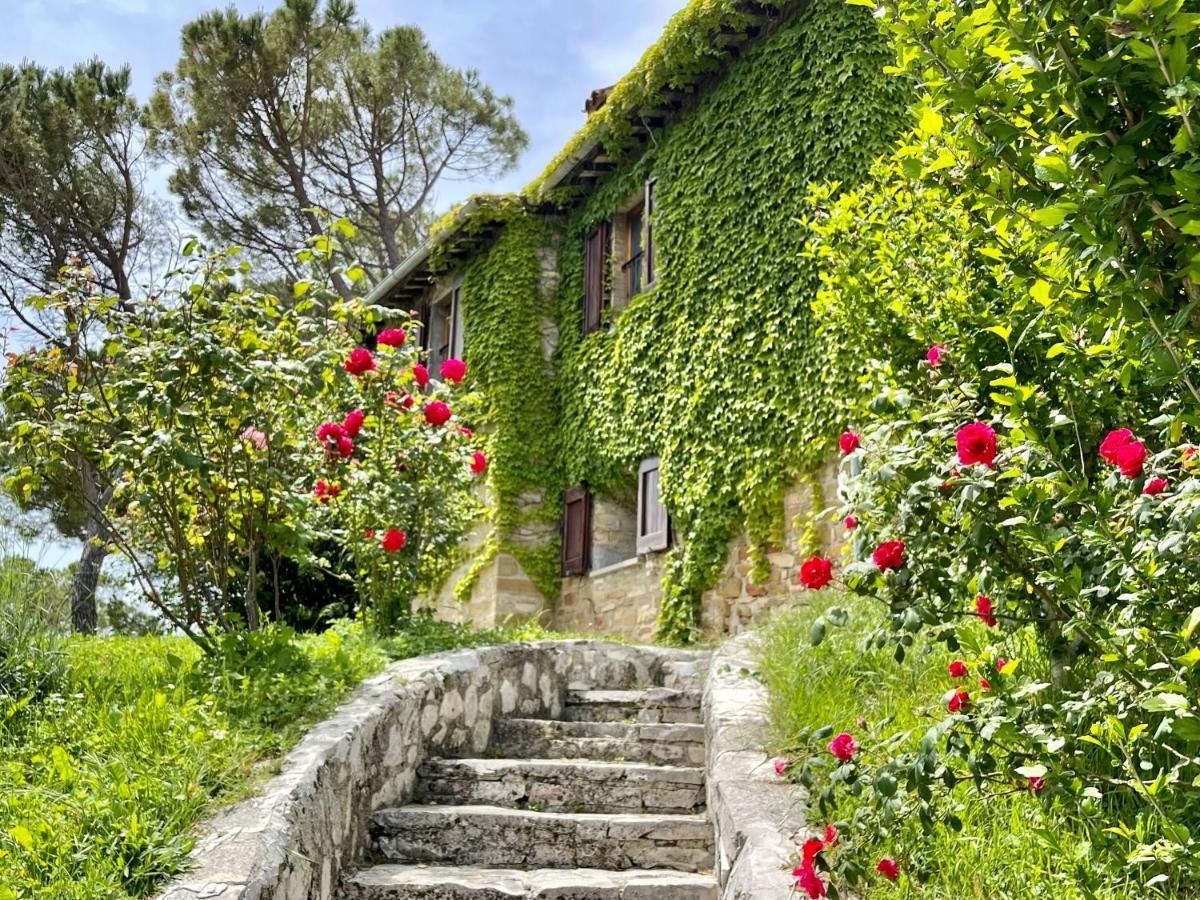 La Panoramica Gubbio - Maison De Charme - Casette E Appartamenti Self Catering Per Vacanze Meravigliose! Екстер'єр фото