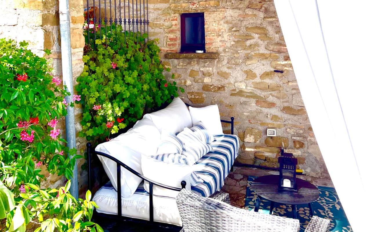 La Panoramica Gubbio - Maison De Charme - Casette E Appartamenti Self Catering Per Vacanze Meravigliose! Екстер'єр фото